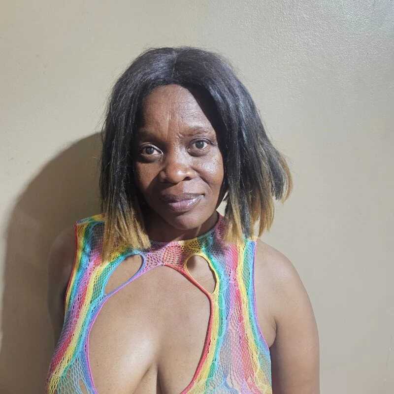 sexymilf221 — FansOnlyX creator profile