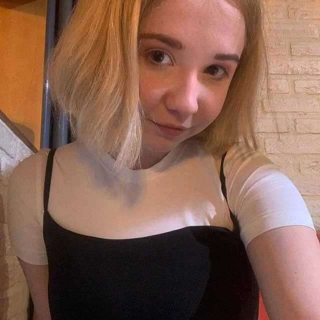 alida_anal — FansOnlyX creator profile