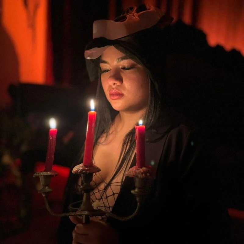 victoriaroyce1 — FansOnlyX creator profile
