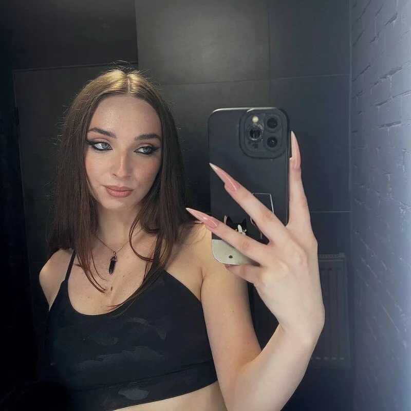 Anna_Bel — FansOnlyX creator profile