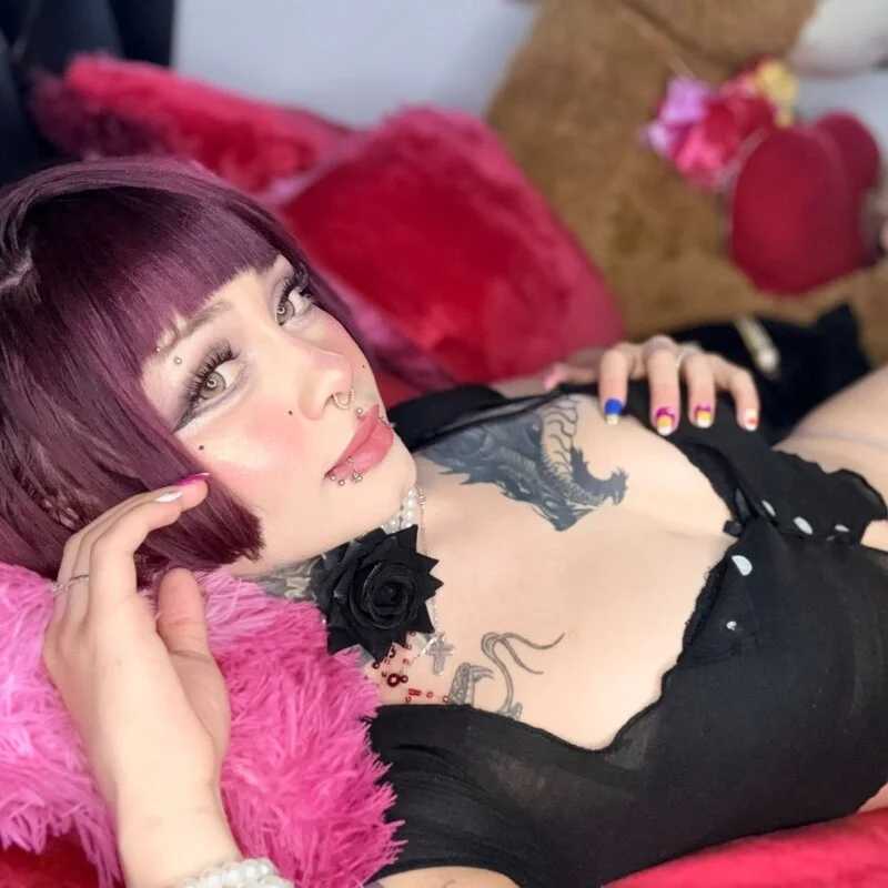 CUTE_LOREE — FansOnlyX creator profile