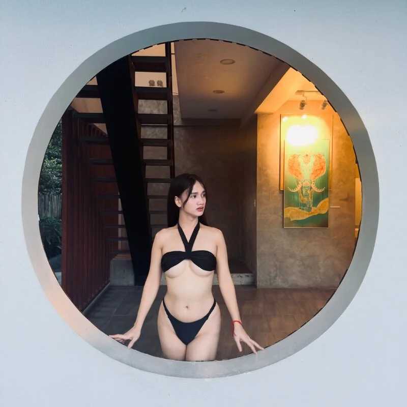 CraveMyCurves — FansOnlyX creator profile