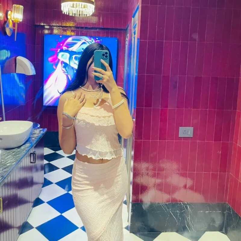 Roseline__ — FansOnlyX creator profile
