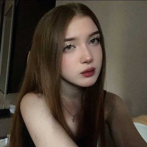 ThuyValentini — FansOnlyX creator profile