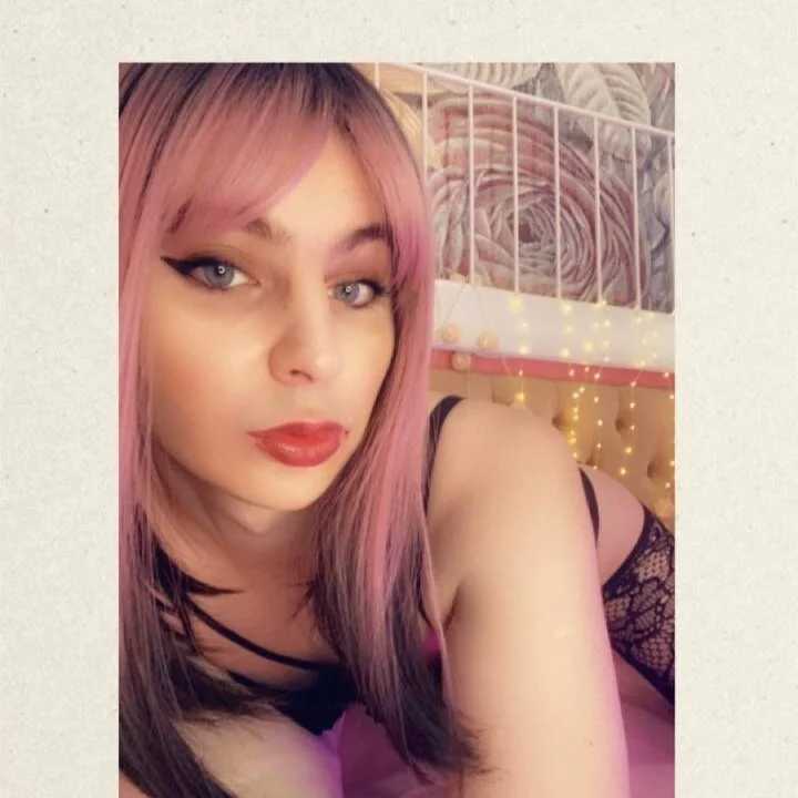 CharlizeTranny — FansOnlyX creator profile