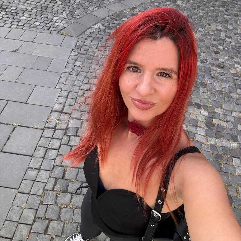 Daring__Ruby — FansOnlyX creator profile