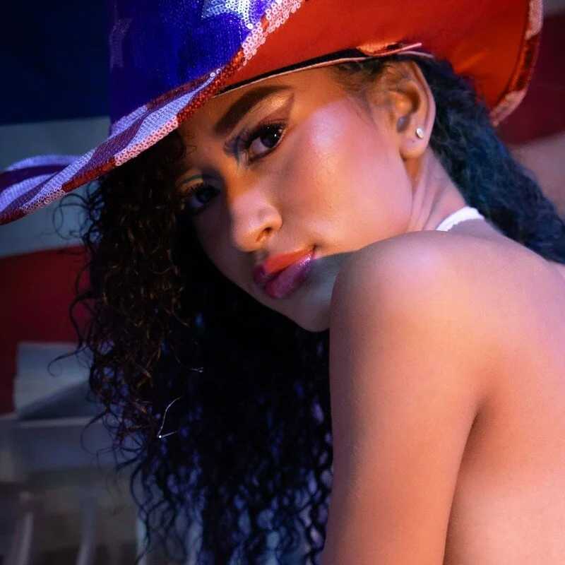 vicky_castillo — FansOnlyX creator profile