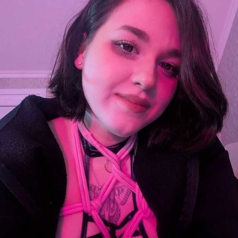 AnoraLuvv — FansOnlyX creator profile