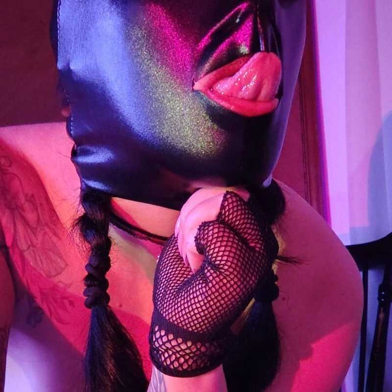 SilentDoll — FansOnlyX creator profile
