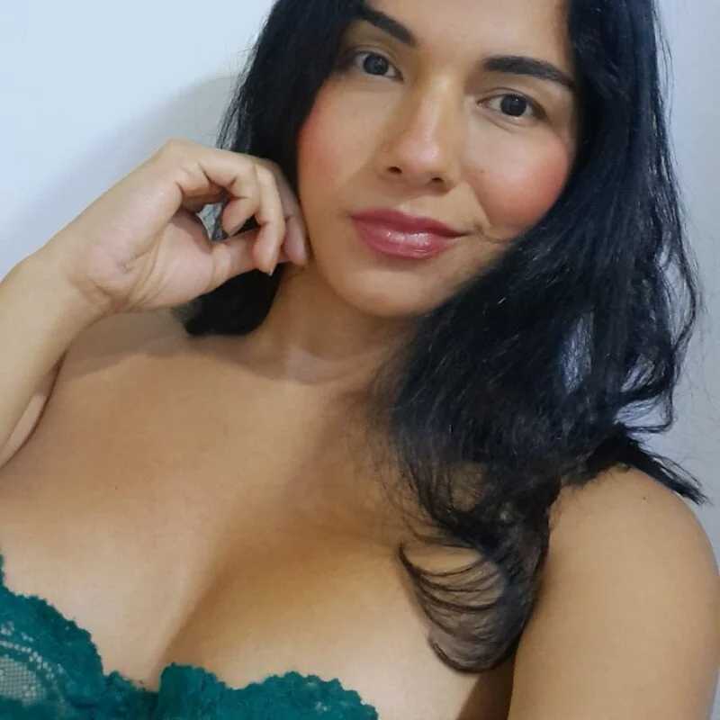 Amelia_Debora_Antonella — FansOnlyX creator profile