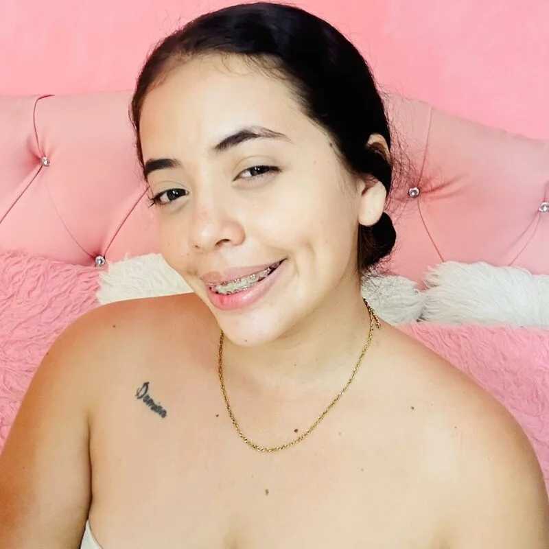 carlacapri — FansOnlyX creator profile