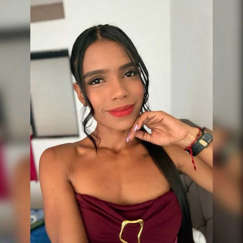 alana_salazar — FansOnlyX creator profile