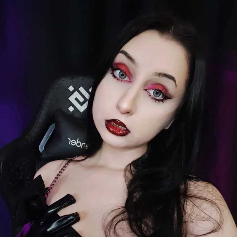 KailyLoolyCute — FansOnlyX creator profile