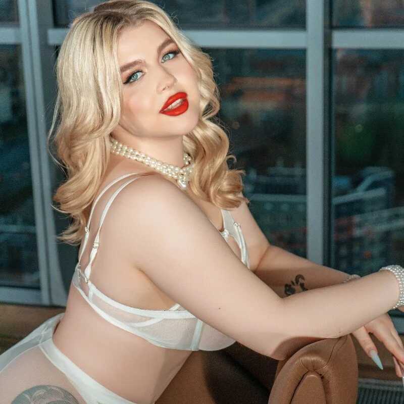 Alexis_Powell — FansOnlyX creator profile