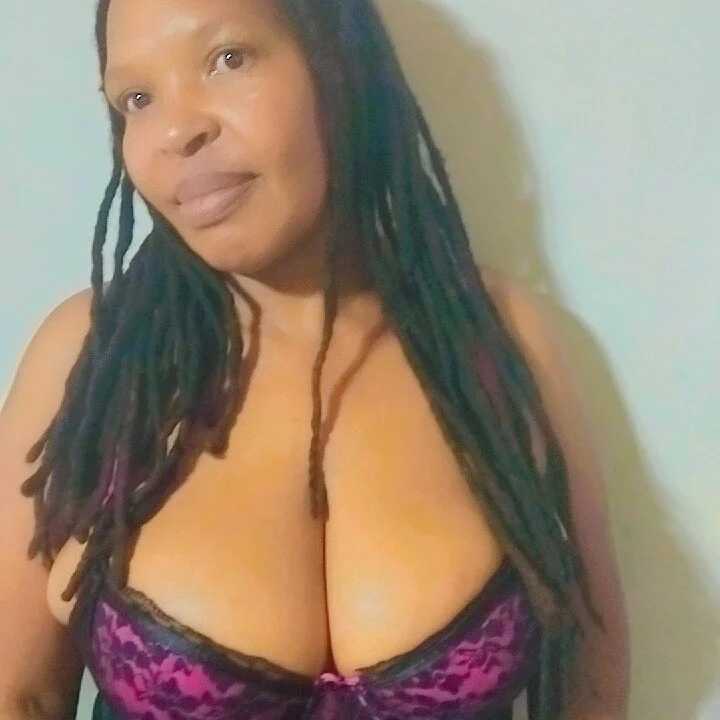 AfroCherryXXX — FansOnlyX creator profile