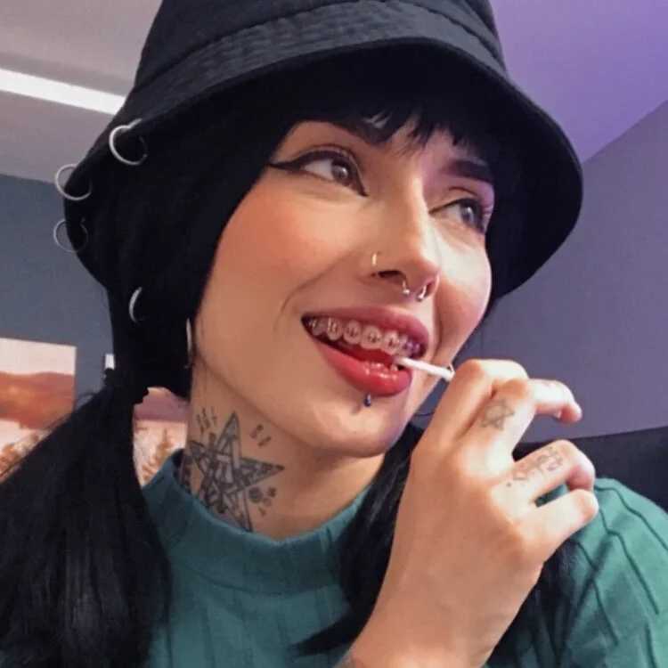 LiliJones_ — FansOnlyX creator profile
