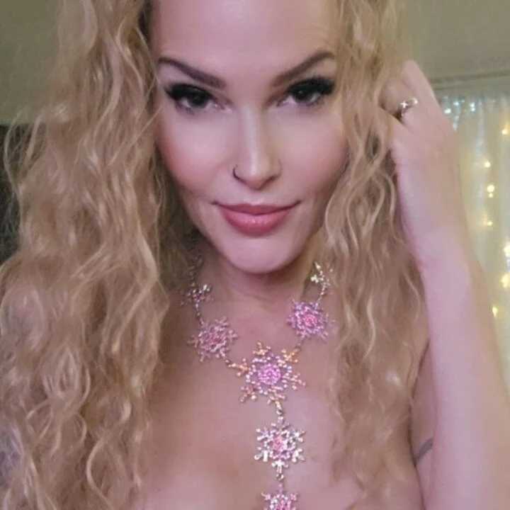 Lyssie — FansOnlyX creator profile