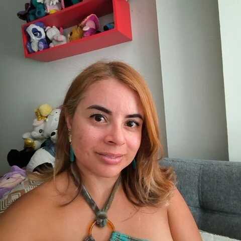 MilfLuna — FansOnlyX creator profile