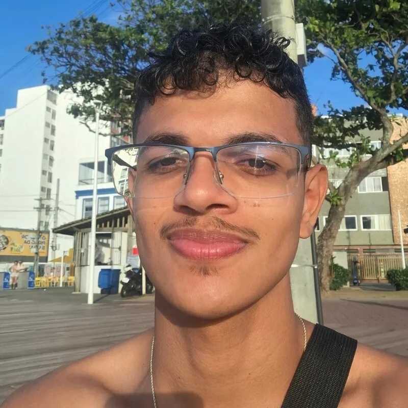 ant_0111 — FansOnlyX creator profile
