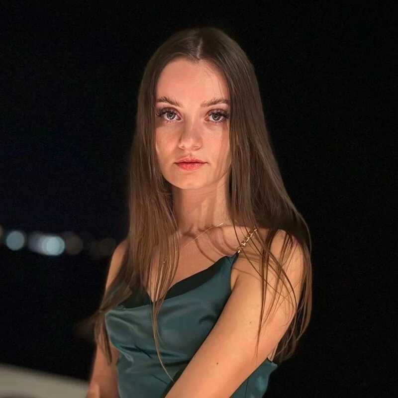alisonita_ — FansOnlyX creator profile