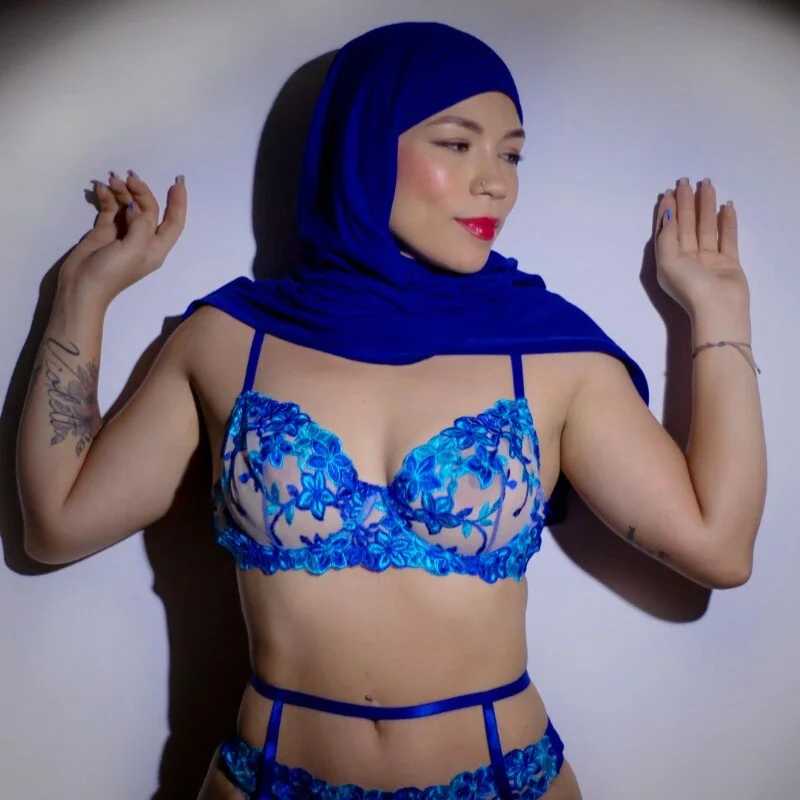 aisha_vs — FansOnlyX creator profile