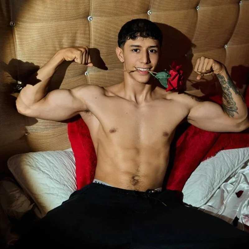 Cristopher23_ — FansOnlyX creator profile