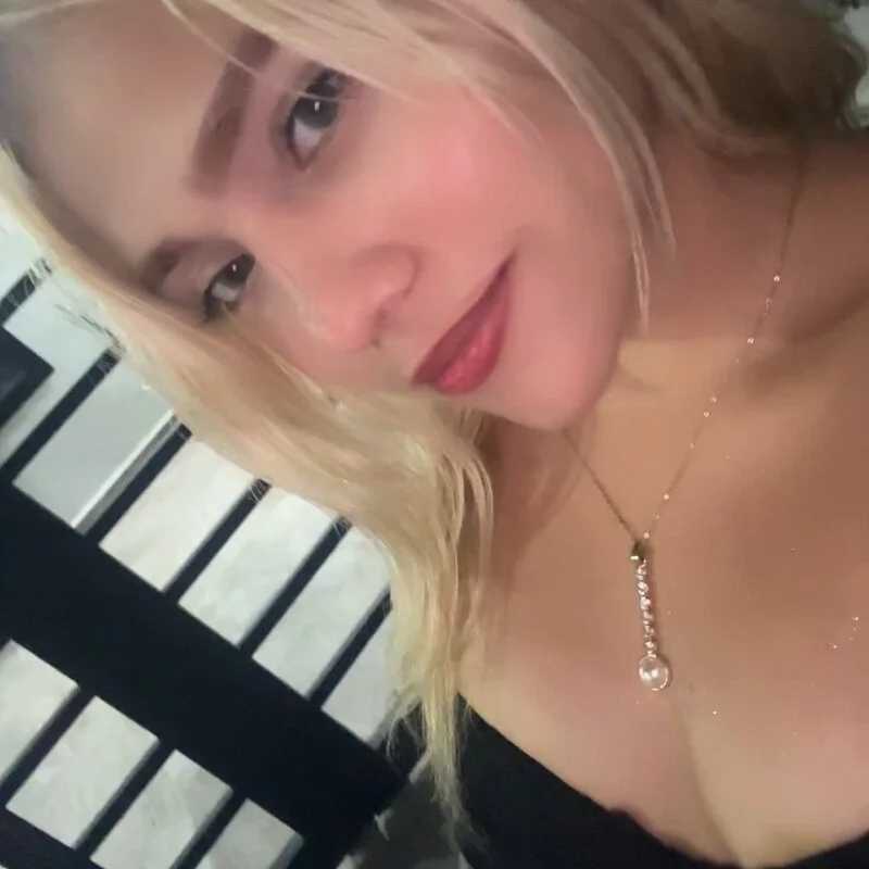 Pretty_Milaa — FansOnlyX creator profile