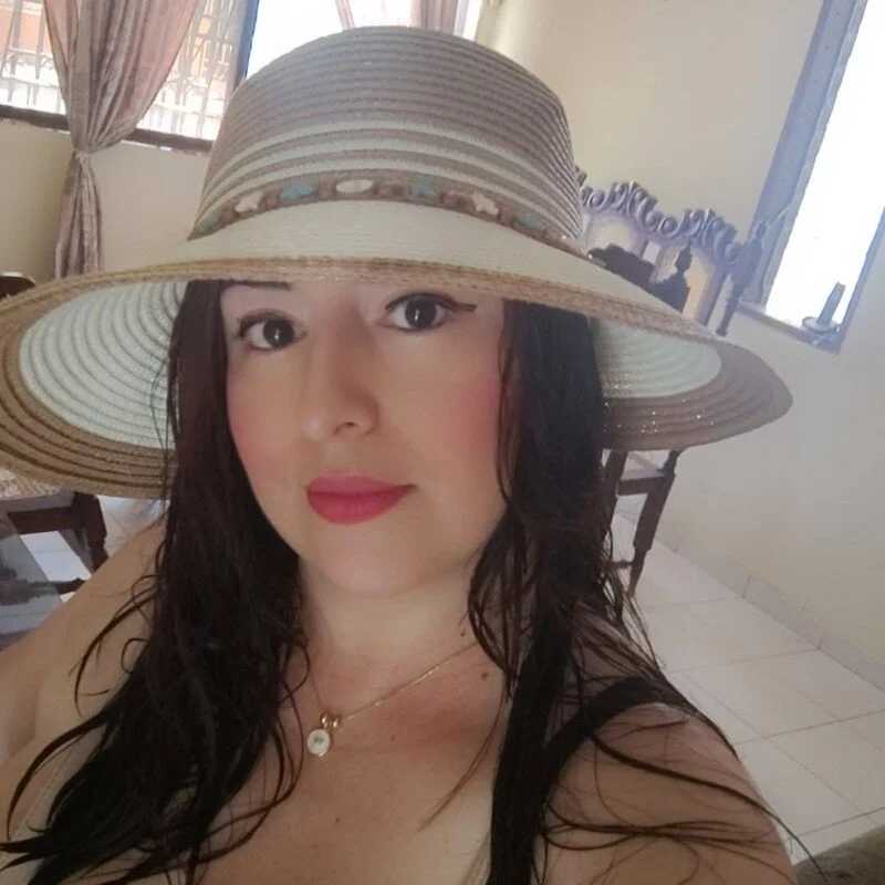 rosahills — FansOnlyX creator profile
