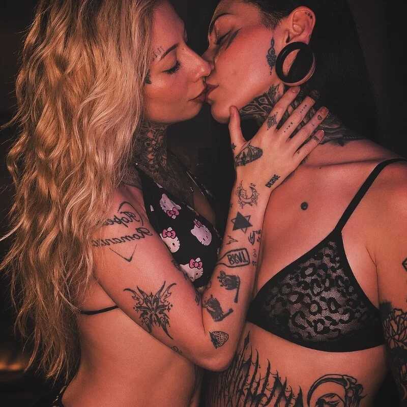 YourFaveLesbians — FansOnlyX creator profile